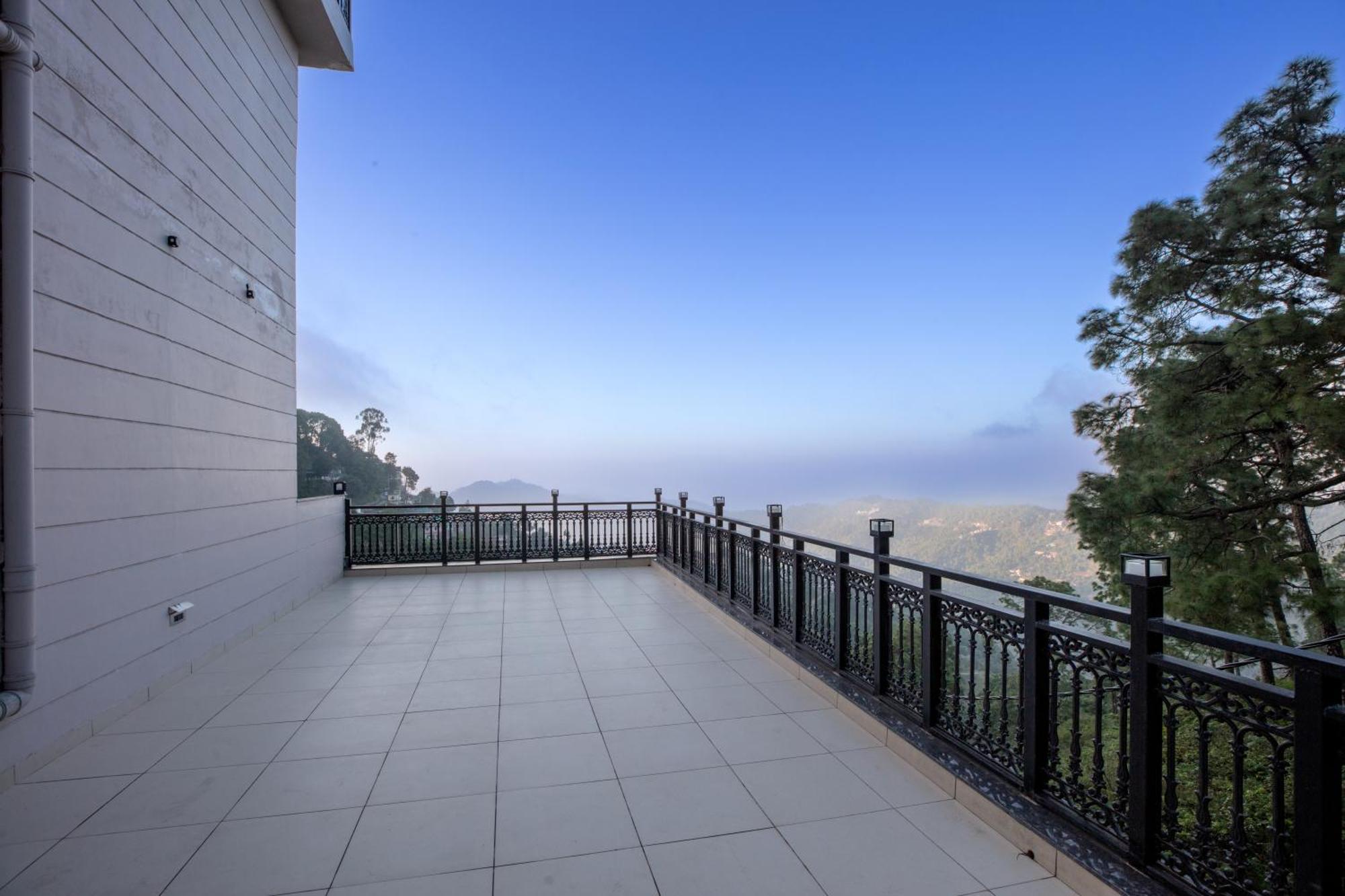 Luxe Resorts - Centrally Heated Air Conditioned Hotel In The Heart Of Kasauli Exterior foto